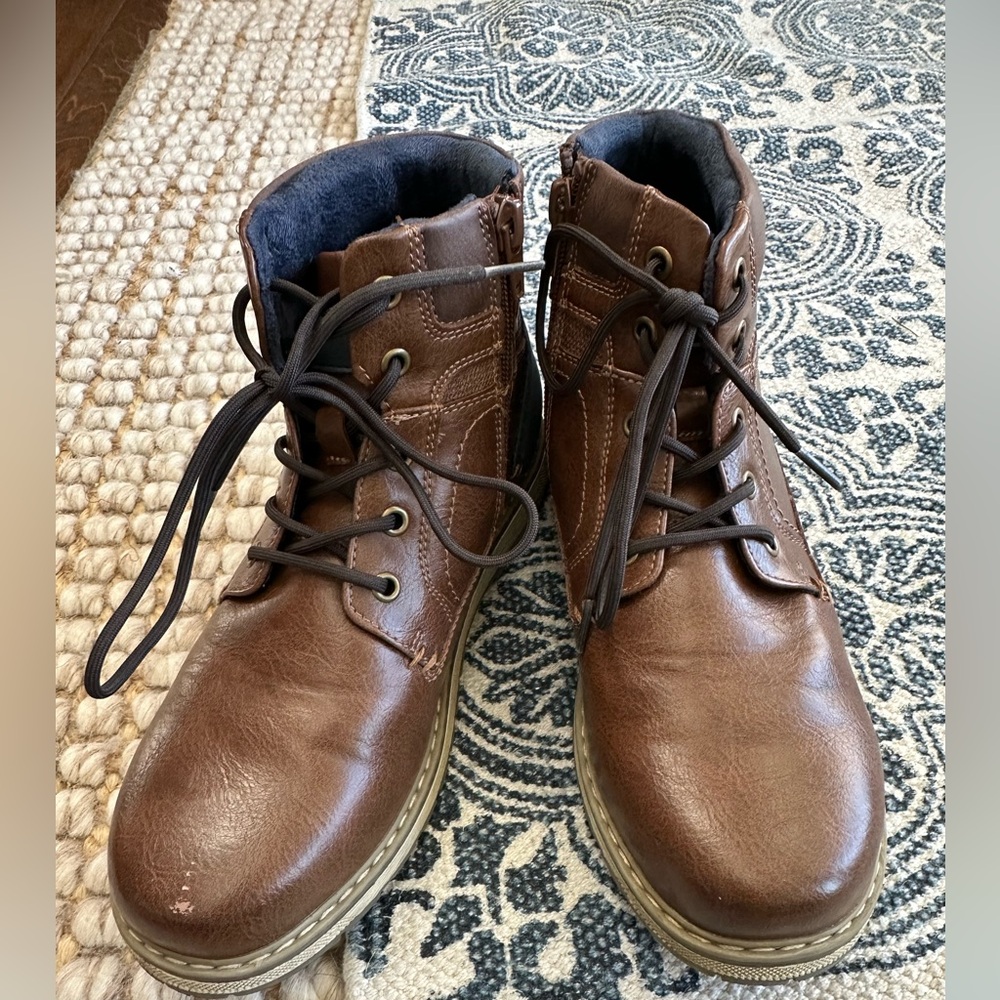 Boys dress boots size 3 medium
